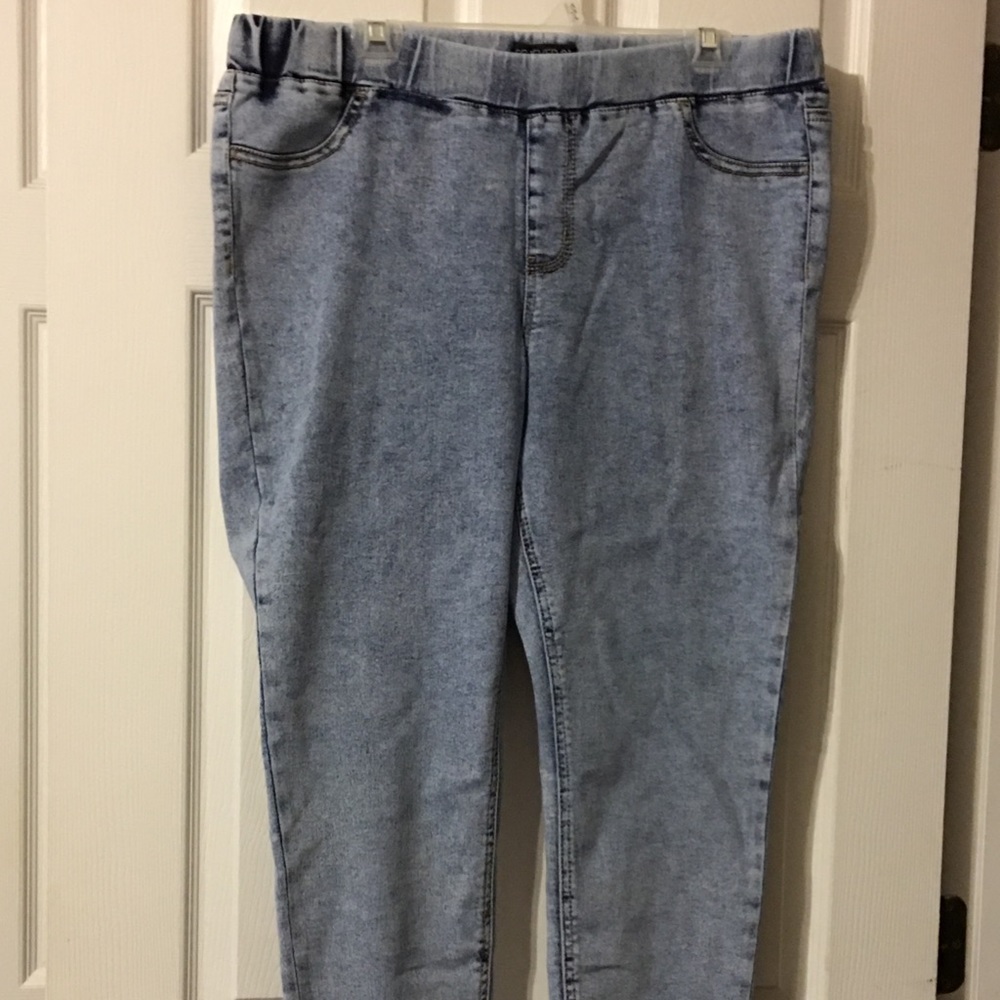 Forever 21 skinny jeggings!!